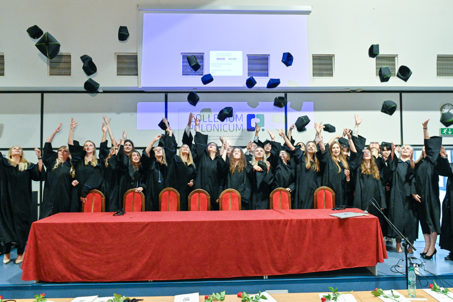 kafelek absolwenci 900x600 autor Adam Czerneńko