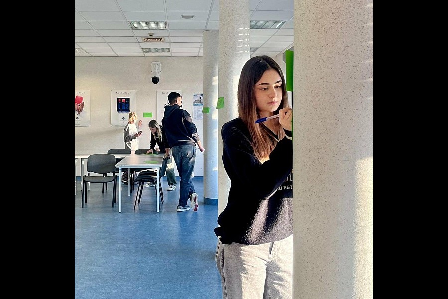 1a2081b7-4459-4d55-a8dc-91dd2d4f363c